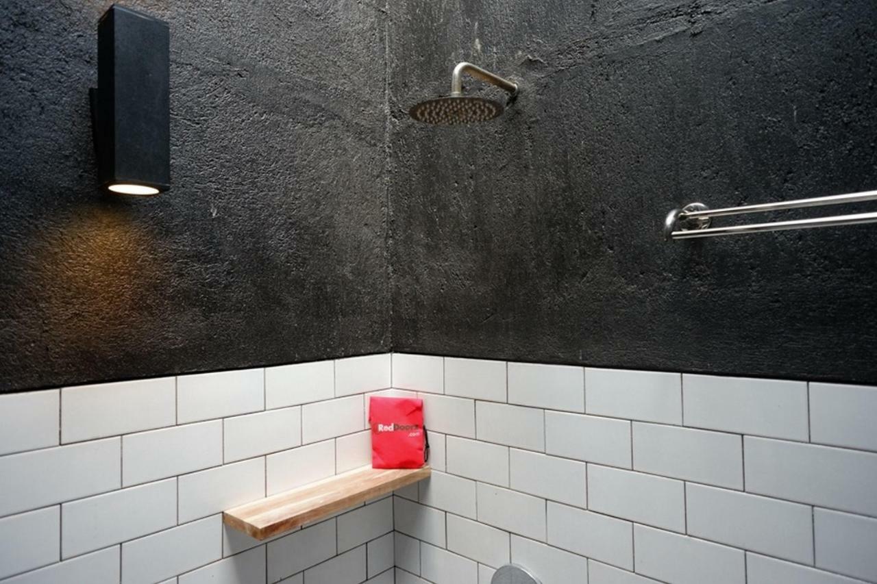 Хостел Reddoorz @ Jalan Raya Semat Canggu Бали Экстерьер фото