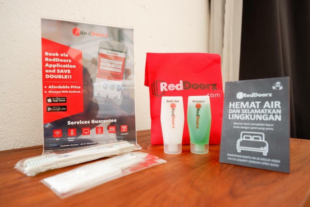 Хостел Reddoorz @ Jalan Raya Semat Canggu Бали Экстерьер фото