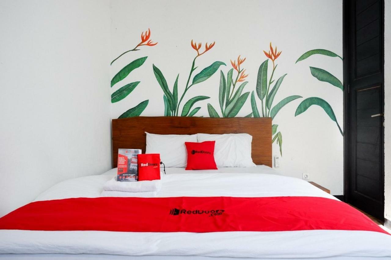 Хостел Reddoorz @ Jalan Raya Semat Canggu Бали Экстерьер фото